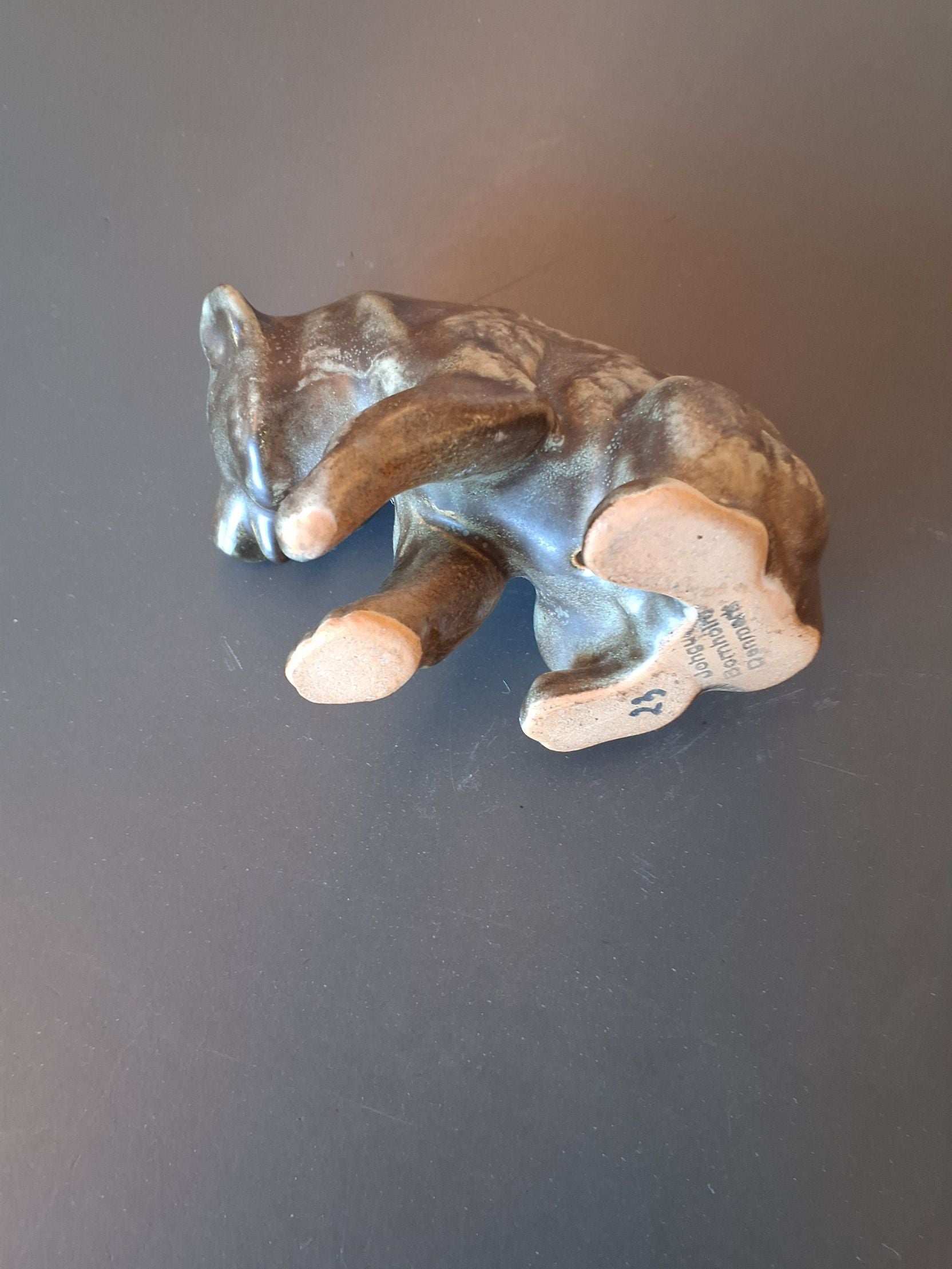 Keramik Johgus Bornholm bamse nr 23.